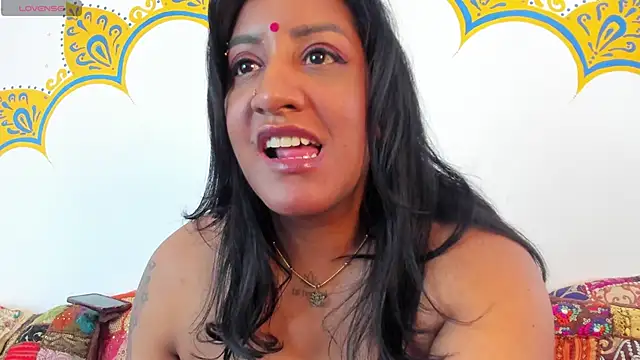 LadyNahir élő XXX-chatje