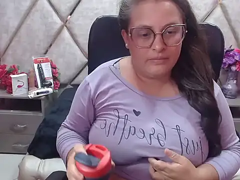 Sarah_Boobs_ élő XXX-chatje