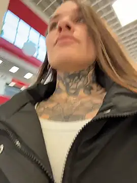 KishaMur élő XXX-chatje