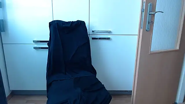 johnnym1 Show Webcam