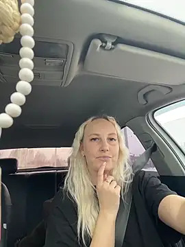 XXX chat uživo modela MerlinDave