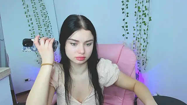 Silena_sky 即時 XXX 聊天