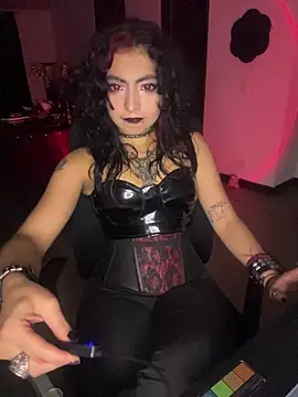 XXX chat uživo modela _g0thiccwitch_