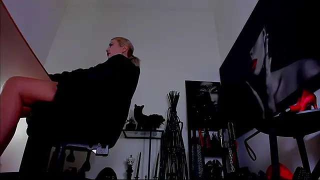 MistressDemi Live XXX-chat
