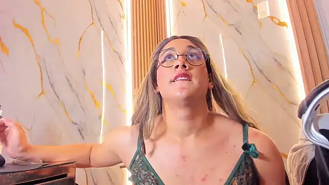 Marian_Cristal লাইভ XXX চ্যাট