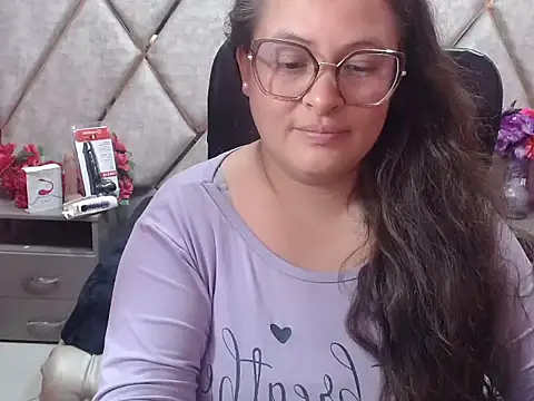 Sarah_Boobs_ élő XXX-chatje