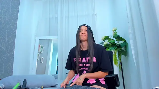 ViictoriiaSaenz: онлайн-секс-чат