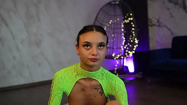 Chat +18 de RachelRavee ao vivo