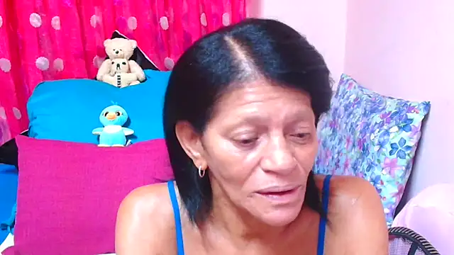 SLUTTYROXY's Live XXX Chat