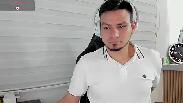 Rick_Adams: онлайн-секс-чат