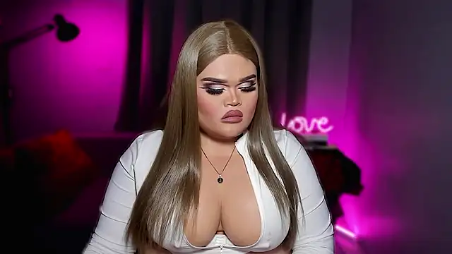 BelindaLove 在線直播表演