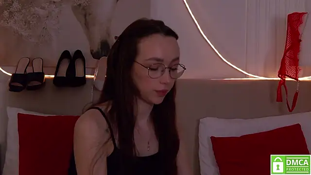 Emily_Simon Live XXX-Chat