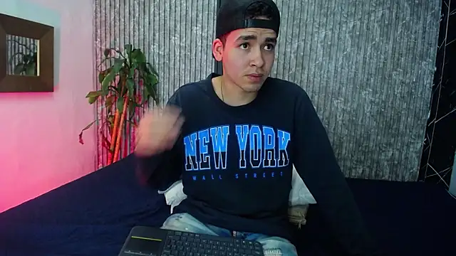 Mike_0233_ live XXX chat