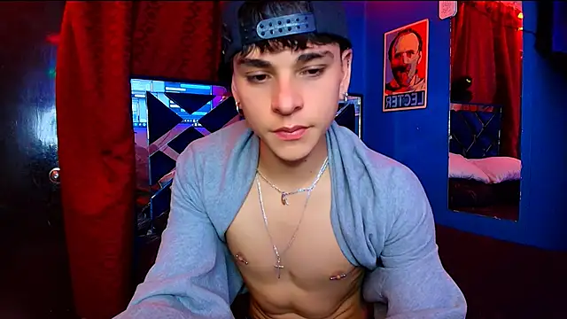 Luke_Howland live XXX chat