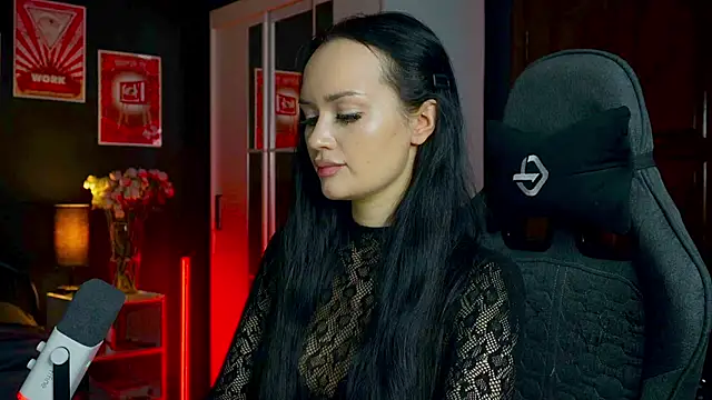 QueenAliss: απευθείας συνομιλία ΧΧΧ