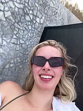 SunnyShiney – Live XXX-chat