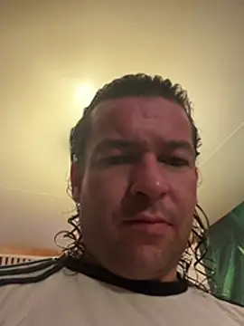 miguel910921 webcam show