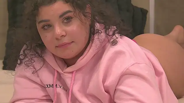 BustyMadison: онлайн-секс-чат