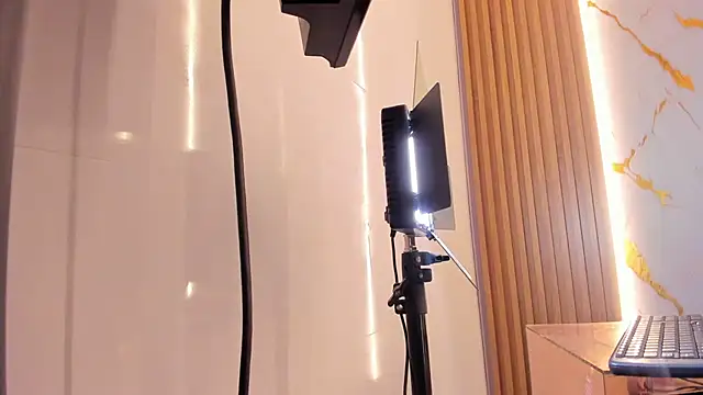 Marian_Cristal élő XXX-chatje