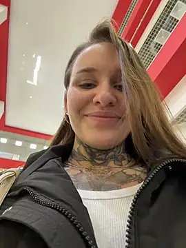 Chat +18 de KishaMur ao vivo