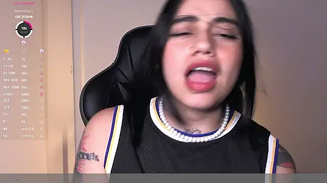 val_bardot élő XXX-chatje