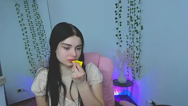 Silena_sky's Live XXX Chat