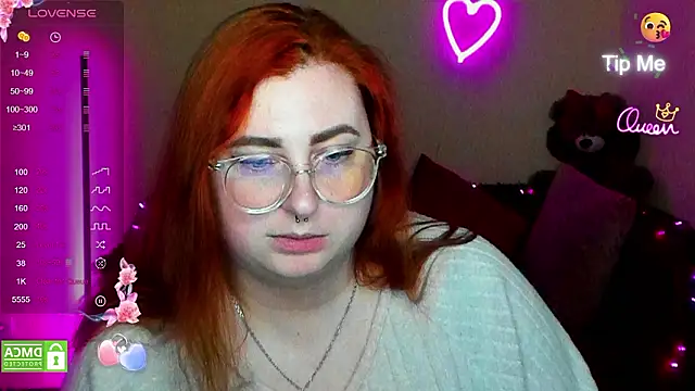 Chat +18 de Alicia_love00 ao vivo