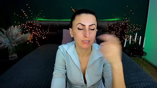 Rebecca_Diamond élő XXX-chatje