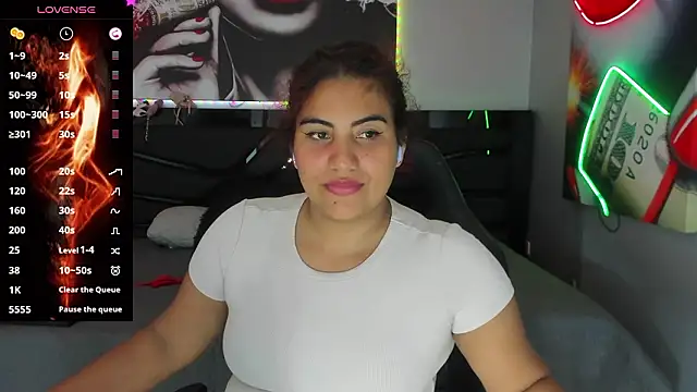 Sara_Bdsm_ 现场XXX聊天