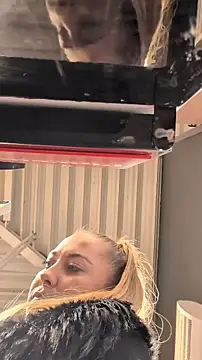 Risky_julia2330 élő XXX-chatje