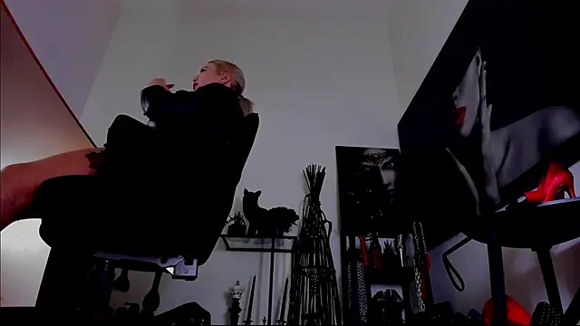 MistressDemi 现场XXX聊天