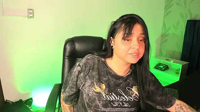 Saarada Live XXX-chat