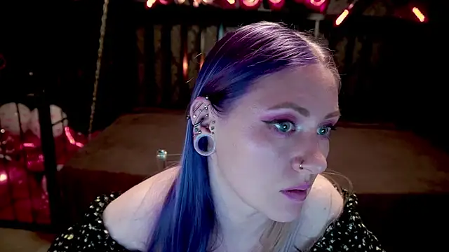 DramaQuenns' Live XXX Chat