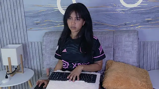 Abby18_ Adlı Modelin Web Kamerası Şovu