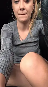 Živý XXX chat Risky_julia2330