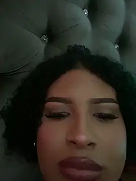 Czat XXX na żywo – valeria_19x