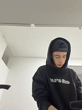 Sebastian_Reed – Naživo XXX chat