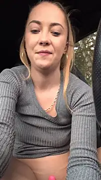 Risky_julia2330 Adlı Modelin Canlı XXX Sohbeti