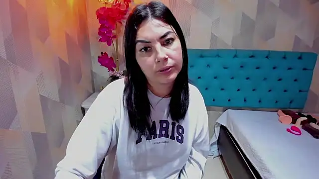 AdaFawxx লাইভ XXX চ্যাট