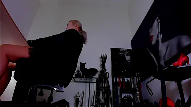 MistressDemi Live XXX-chat