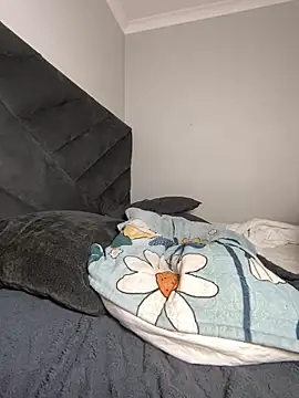 MissLola27 – Naživo XXX chat