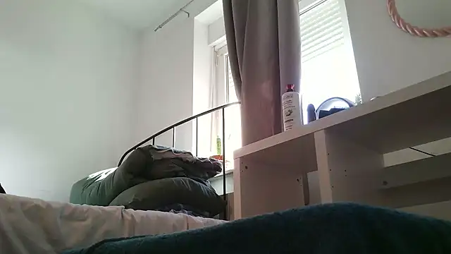 serena__vedette: διαδικτυακό σόου στην κάμερα