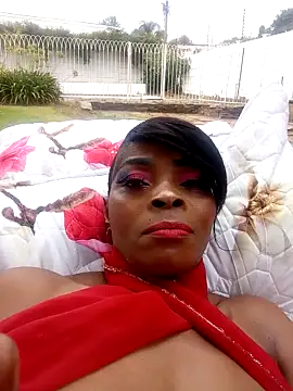 Show modela MaturePrettyLady01 na web-kameri