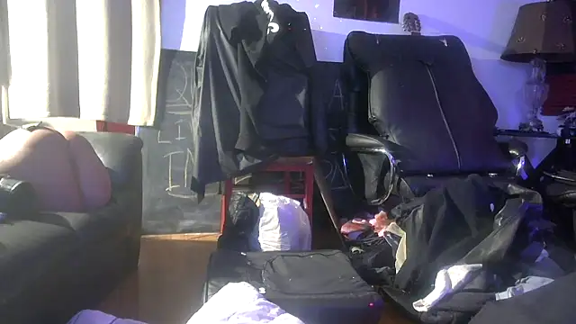 Chat XXX en directo de TheHellBilly