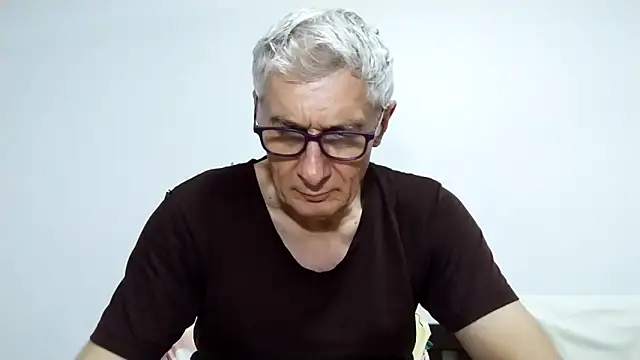 Show modela BIGUNCUTHARDCOCK na web-kameri