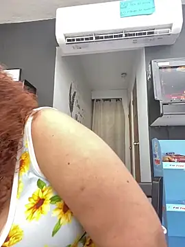 ladycreamypr2n Live XXX chat