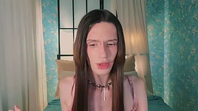 madi_snow's Webcam Show