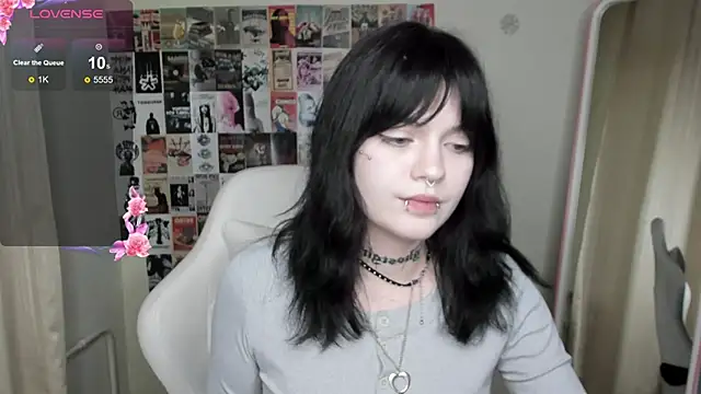 Show modela Emma_Darkkk na web-kameri