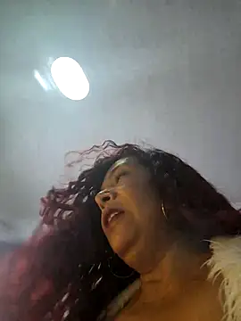 Scarlet_curly8an Webbikameraesitys