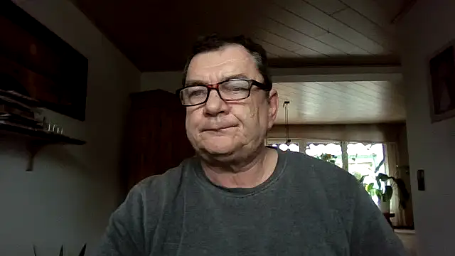 Pokazy przed kamerką – Nobbie444